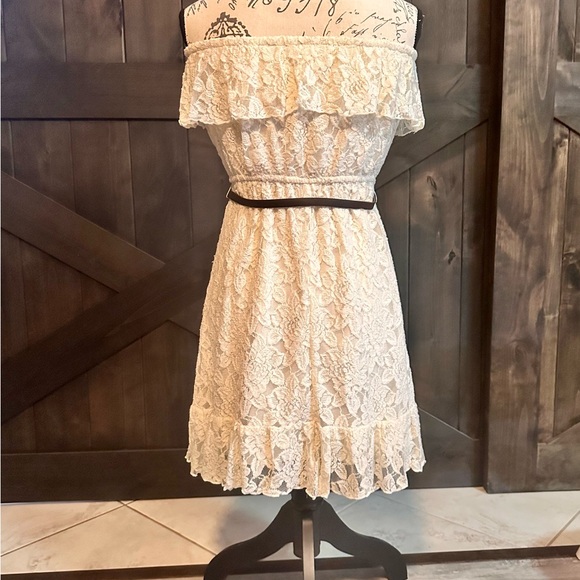 Speechless Sand off-shoulder belted thick lace midi dress size S. - Picture 2 of 7